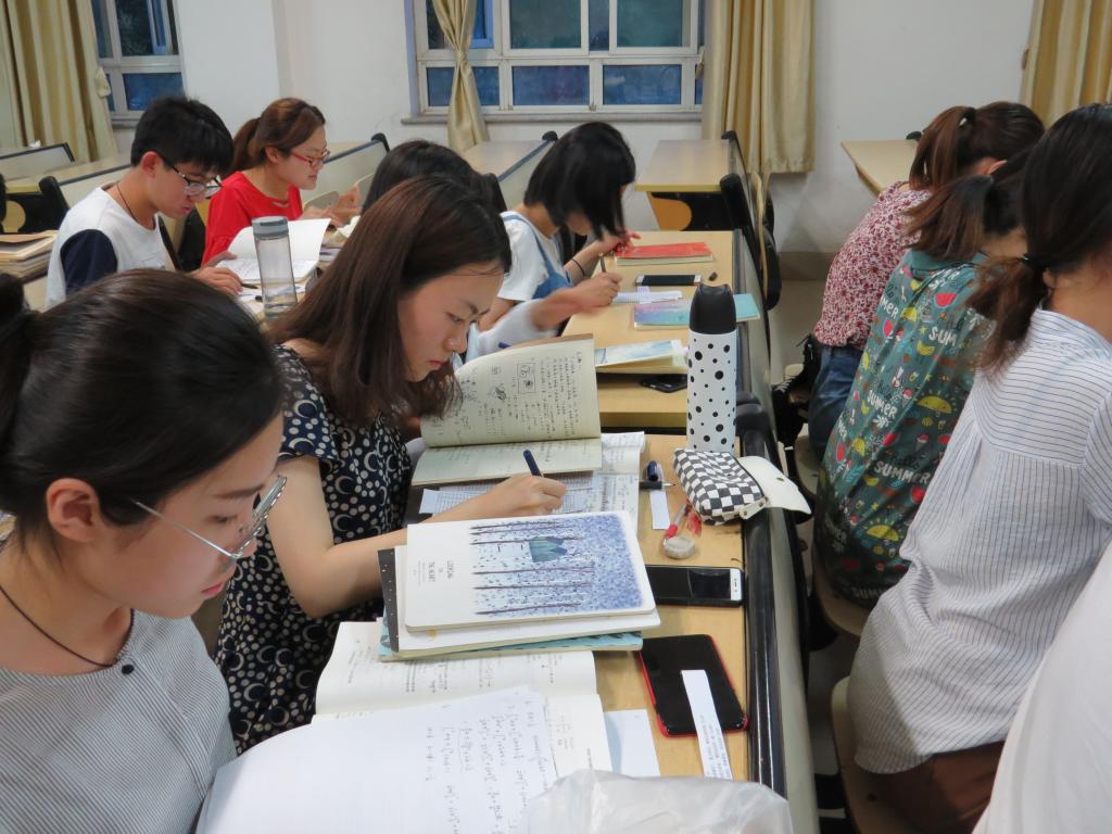 新澳彩
开展“财大学子好习惯”之课堂笔记评选活动2.jpg