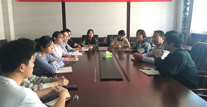 新澳彩
召开2018级博士新生座谈会.jpg