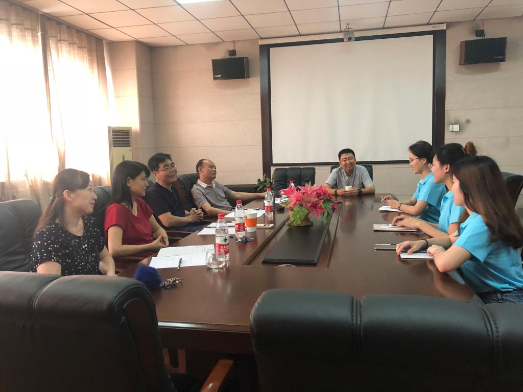 新澳彩
举办“优秀夏令营”座谈会.jpg 新澳彩
举办“优秀夏令营”座谈会.jpg