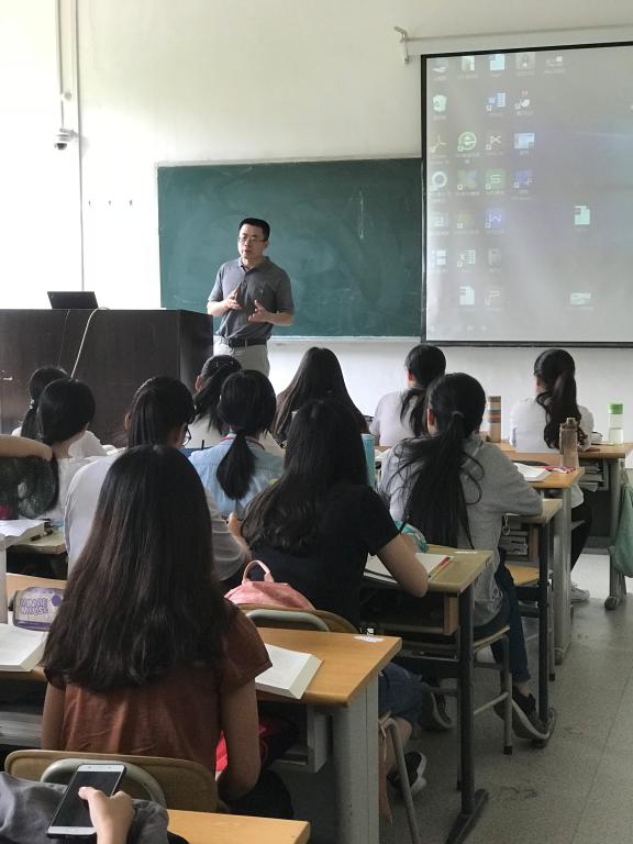 新澳彩
召开“创青春”山东省大学生创业大赛志愿者动员会1.jpg