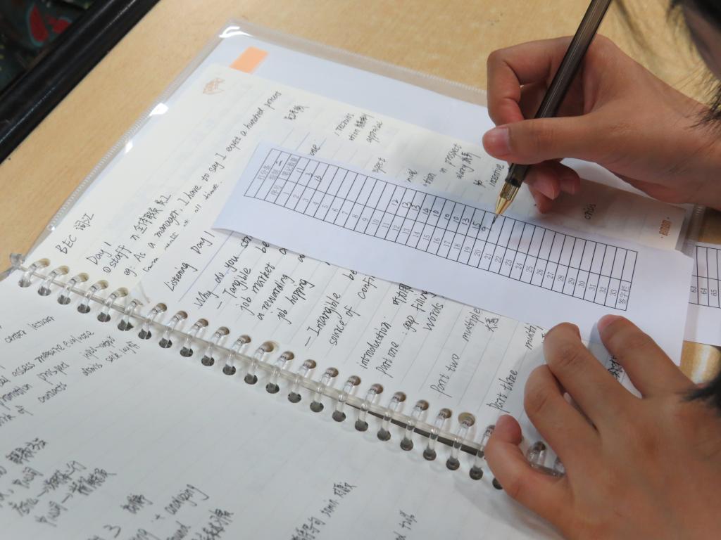 新澳彩
开展“财大学子好习惯”之课堂笔记评选活动3.jpg